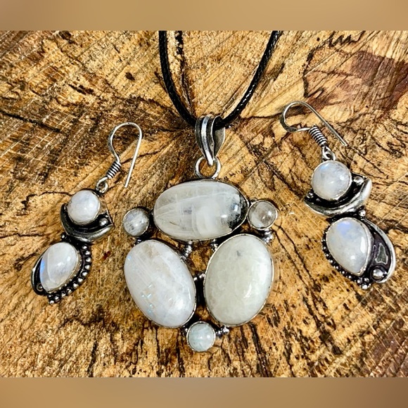 Multiple Rainbow Moonstone Pendant & Earrings - Picture 4 of 10